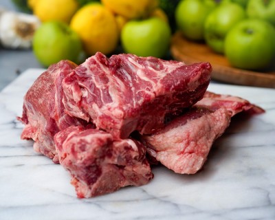 Свинина на кости охлаждённая 1 кг - купить в Куме